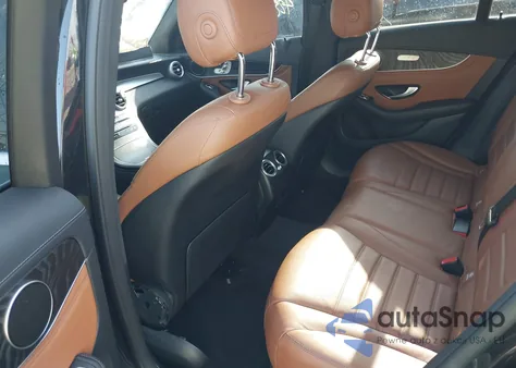 2019 Mercedes-Benz Glc 300 4Matic z USA, uszkodzony, nr VIN WDC0G4KB0KV174877